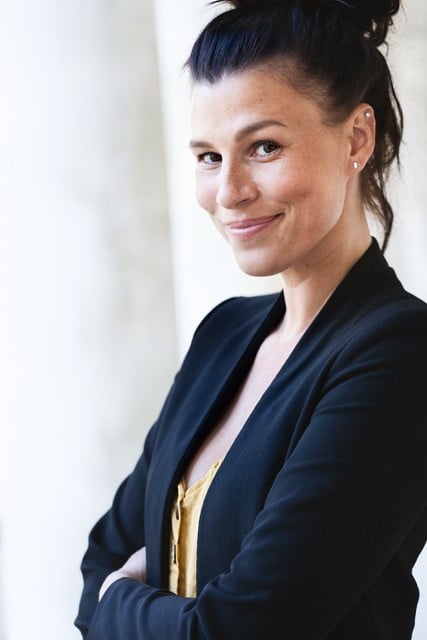 Schauspielerin Tanja Hirner – bekannt aus “Beck is back”, RTL – 2020 / zu Corona & der Hyaluron Hautpflege