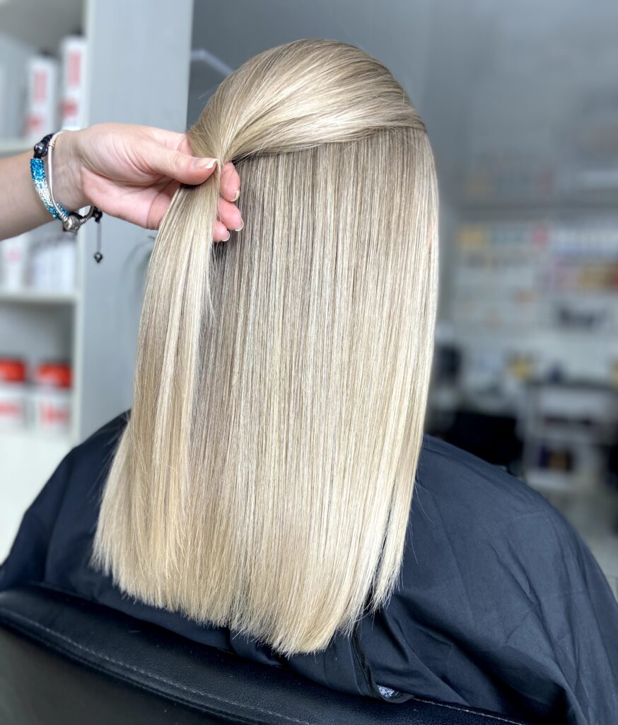 Tape Extensions von Seidenhaar – so stylen die Profis!